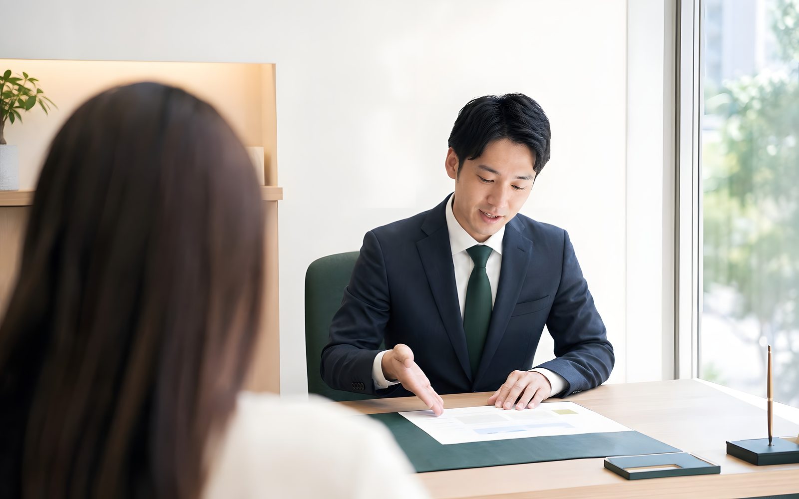 事務所⁠で⁠の相談⁠の様子